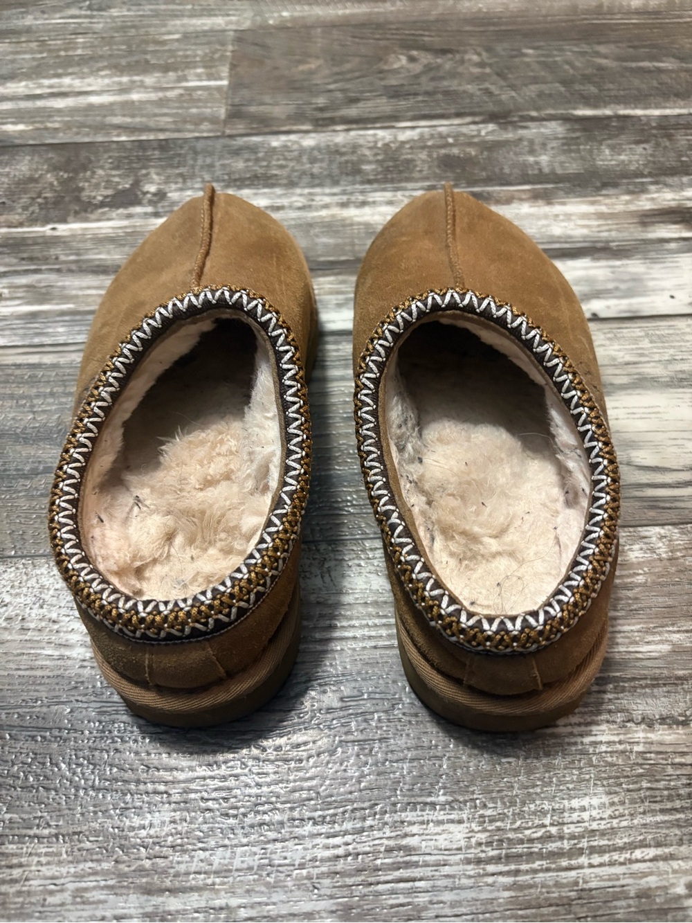 UGG Women's Chestnut Suede Shearling-Lined Slip-On Clog - Picture 3 of 6
